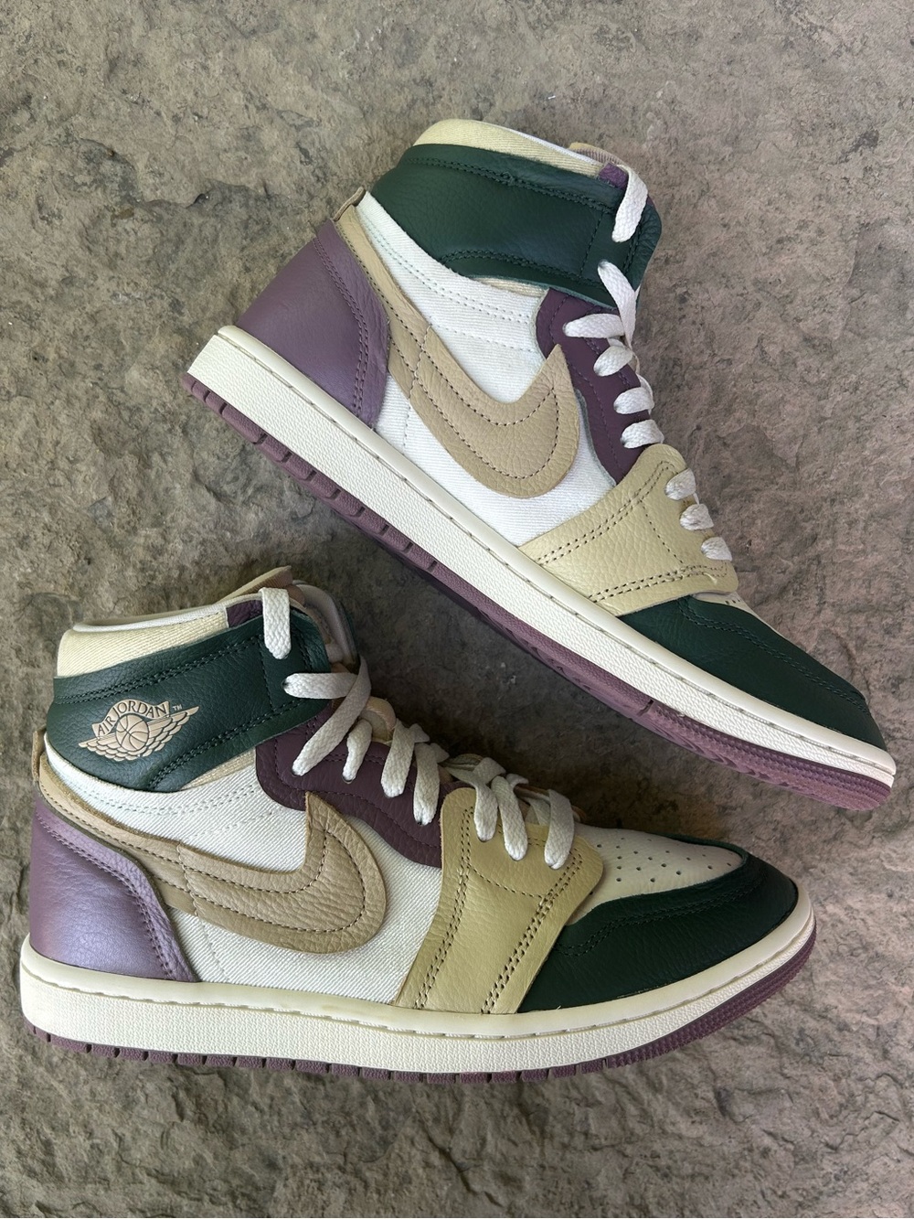 NIKE AIR JORDAN 1 High Method of Make "Galactic Jade" Women’s size 9-FB9891-300